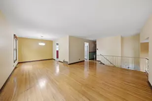 1025 Belair Dr, Darien, IL 60561 - Photo 11