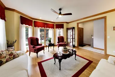 5837 N Virginia Avenue, Chicago, IL 60659 - Photo 5