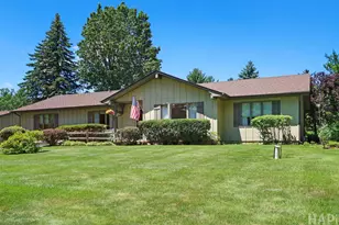 1702 Breezy Lawn Rd, Spring Grove, IL 60081 - Photo 1