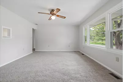 1000 E Jefferson Street, Clifton, IL 61727 - Photo 3