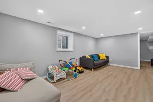 4940 N Whipple St, Chicago, IL 60625 - Photo 17