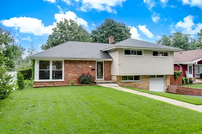 1015 Leslie Lane, Villa Park, IL 60181 - Photo 1