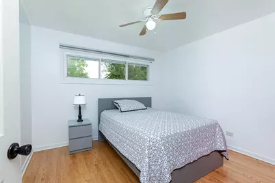 1015 Leslie Lane, Villa Park, IL 60181 - Photo 9