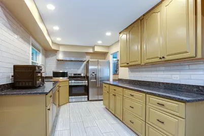 1015 Leslie Lane, Villa Park, IL 60181 - Photo 7