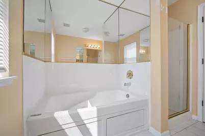 946 Cynthia Lane, Lake in the Hills, IL 60156 - Photo 17