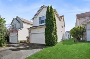 946 Cynthia Ln, Lake in the Hills, IL 60156 - Photo 1