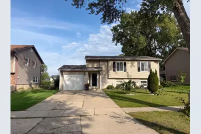 753 Macarthur Drive, Buffalo Grove, IL 60089 - Photo 1