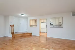 1891 Fox Run Dr, Elk Grove Village, IL 60007 - Photo 3