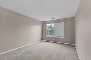 17867 W Braewick Rd, Gurnee, IL 60031 - Photo 15