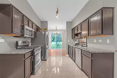 17867 W Braewick Road, Gurnee, IL 60031 - Photo 13