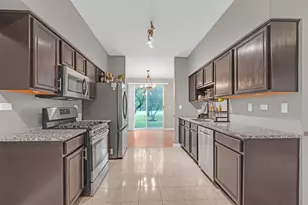 17867 W Braewick Rd, Gurnee, IL 60031 - Photo 13