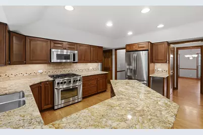 2528 Sun Valley Road, Lisle, IL 60532 - Photo 13