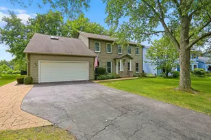 2528 Sun Valley Rd, Lisle, IL 60532 - Photo 3