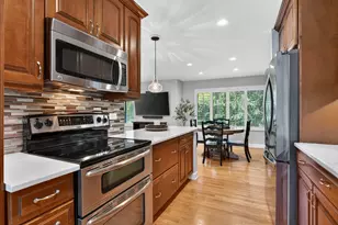 330 Mallard Point, Lake Barrington, IL 60010 - Photo 5