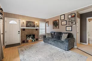 822 N Madison St, Woodstock, IL 60098 - Photo 5