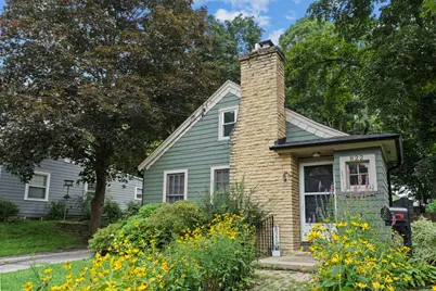 822 N Madison Street, Woodstock, IL 60098 - Photo 1