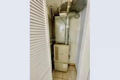 2227 W 19th Street #COACH, Chicago, IL 60608 - Photo 11