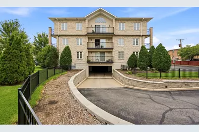 9400 S 79th Avenue #2E, Hickory Hills, IL 60457 - Photo 3