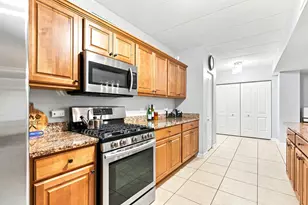 9400 S 79th Ave, Hickory Hills, IL 60457 - Photo 11