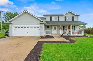 45 N Aspen Dr, Cortland, IL 60112 - Photo 1