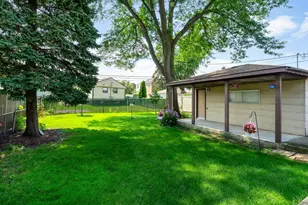 1087 Rose Ave, Des Plaines, IL 60016 - Photo 15