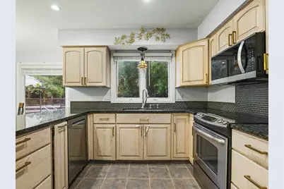 1718 Jacoby Place, Rockford, IL 61107 - Photo 15