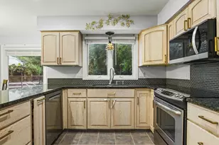 1718 Jacoby Pl, Rockford, IL 61107 - Photo 15