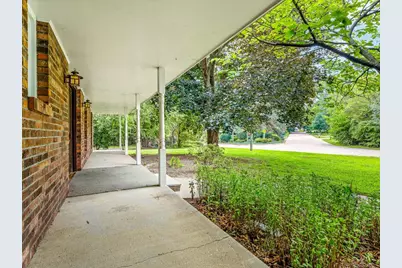 1718 Jacoby Place, Rockford, IL 61107 - Photo 5