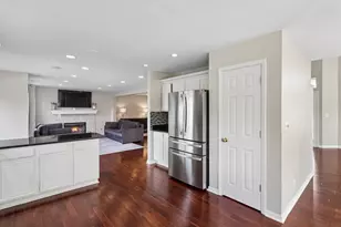 1344 Batavia Ct, Bartlett, IL 60103 - Photo 7