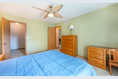 402 Hubbard Lane, Lake Villa, IL 60046 - Photo 13