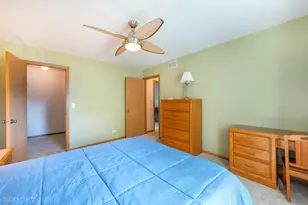 402 Hubbard Ln, Lake Villa, IL 60046 - Photo 13