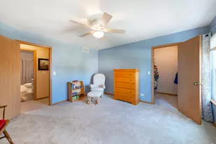 402 Hubbard Ln, Lake Villa, IL 60046 - Photo 11