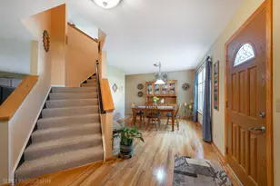 402 Hubbard Ln, Lake Villa, IL 60046 - Photo 5
