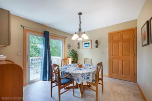 402 Hubbard Ln, Lake Villa, IL 60046 - Photo 9