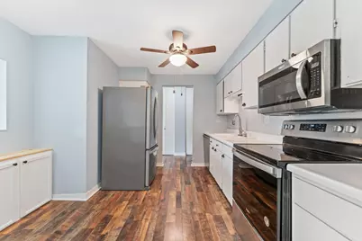1505 E Central Road #402-A, Arlington Heights, IL 60005 - Photo 3