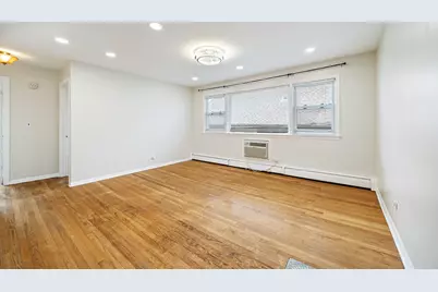 929 S Oak Park Avenue #3NW, Oak Park, IL 60304 - Photo 3