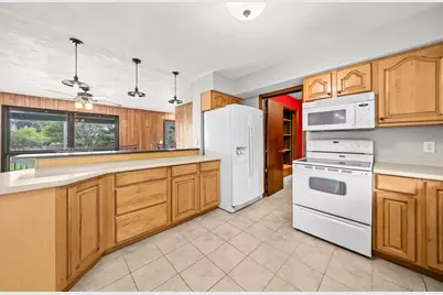 6379 Hallen Avenue, Belvidere, IL 61008 - Photo 9