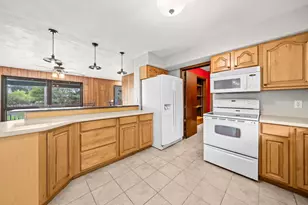 6379 Hallen Ave, Belvidere, IL 61008 - Photo 9