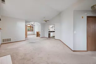 1272 Tennyson Ln, Naperville, IL 60540 - Photo 13