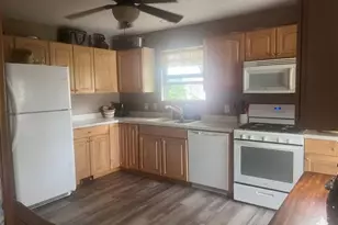 943 Pond Brook Ave, Malta, IL 60150 - Photo 3