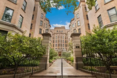 550 W Surf Street #302, Chicago, IL 60657 - Photo 13