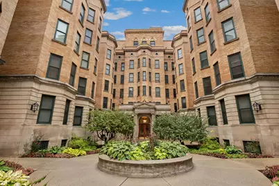 550 W Surf Street #302, Chicago, IL 60657 - Photo 1