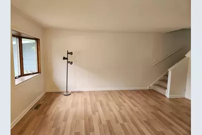 8 Wayne Court, Park Forest, IL 60466 - Photo 3