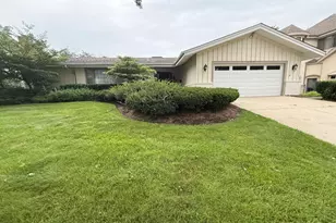 1117 Summit Hills Ln, Naperville, IL 60563 - Photo 1