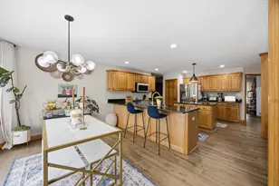 8N055 Secretariat Ct, Saint Charles, IL 60175 - Photo 13