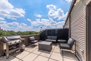 1319 N Wood St, Chicago, IL 60622 - Photo 17