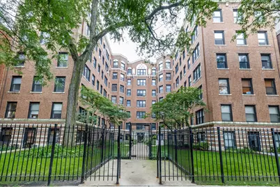 725 W Sheridan Road #502, Chicago, IL 60613 - Photo 1