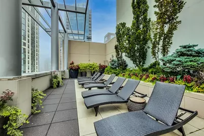 201 N Westshore Drive #407, Chicago, IL 60601 - Photo 37