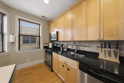 7633 N Greenview Avenue #3W, Chicago, IL 60626 - Photo 3