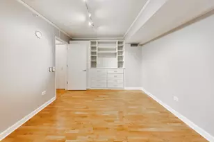 201 N Westshore Dr, Chicago, IL 60601 - Photo 25